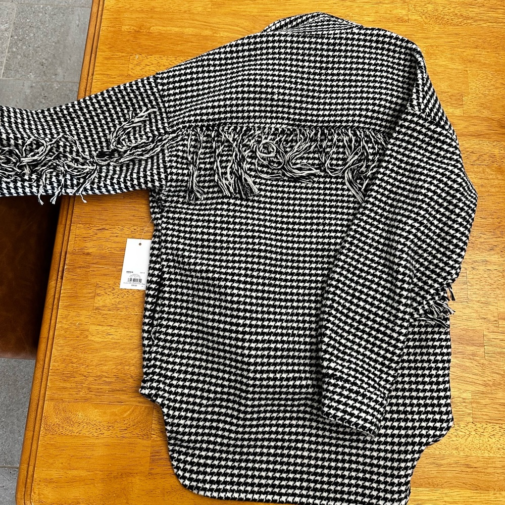 Shacket - Picture 2 of 2